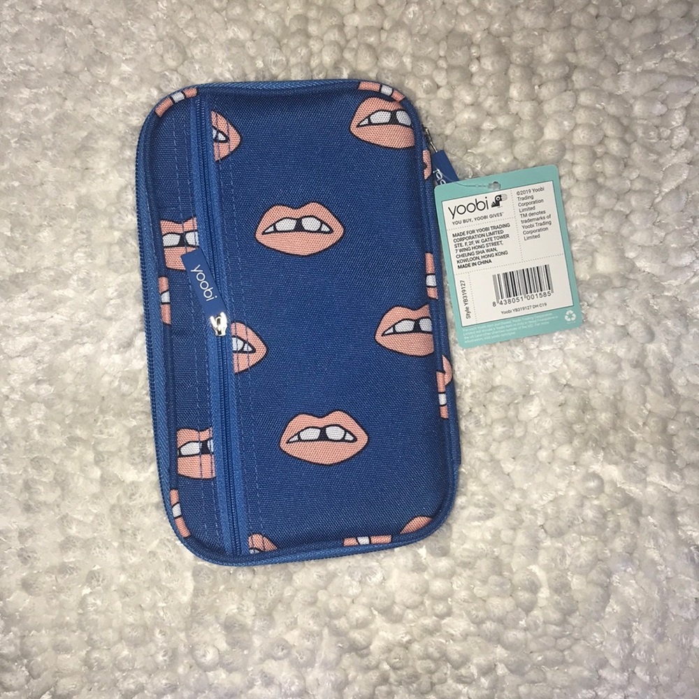 Yoobi Pencil Case - Picture 3 of 5